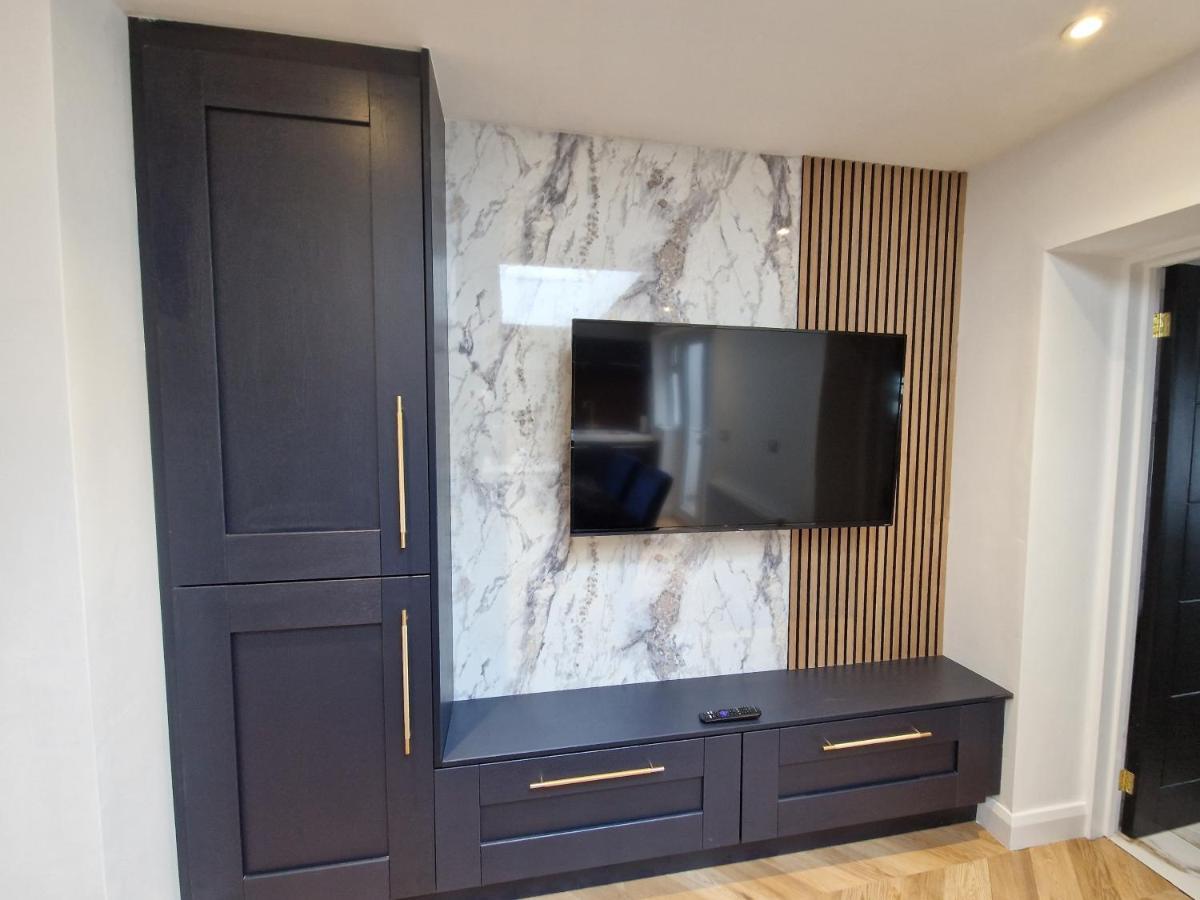 3 Bedroom Stylish Home Merthyr Мърдър Титфил Екстериор снимка