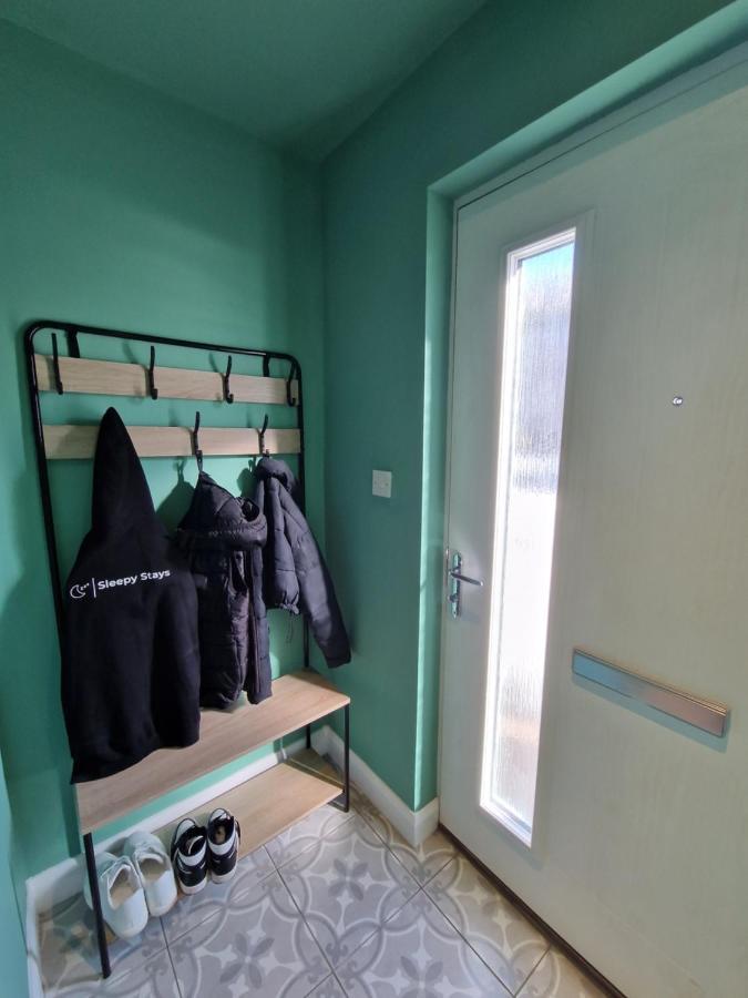 3 Bedroom Stylish Home Merthyr Мърдър Титфил Екстериор снимка