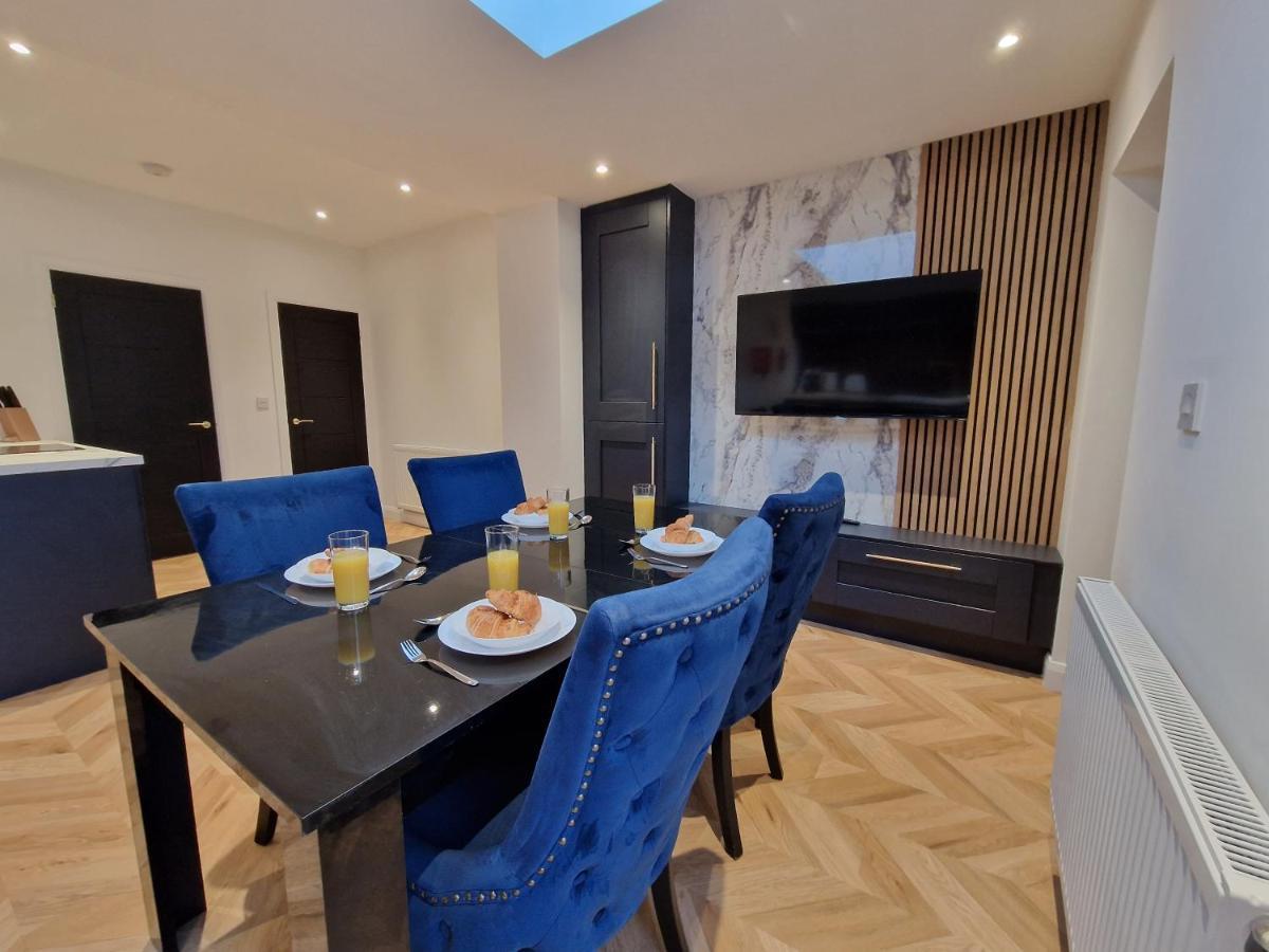 3 Bedroom Stylish Home Merthyr Мърдър Титфил Екстериор снимка