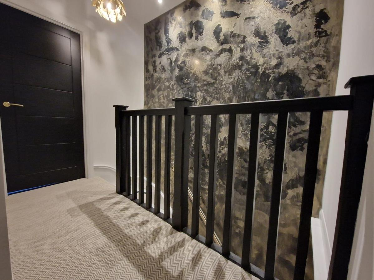 3 Bedroom Stylish Home Merthyr Мърдър Титфил Екстериор снимка